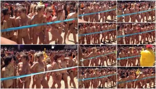 Nudist race with a big crowd