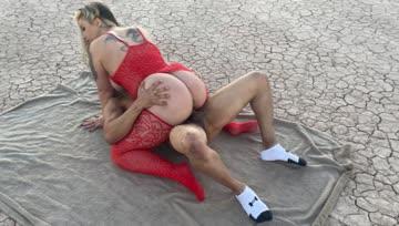 Spencer se ensucia en el desierto - Spencer Rayne